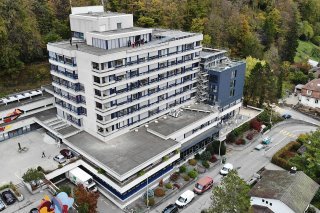 Visana et Swiss Medical Network exploitent déjà conjointement le Réseau de l'Arc à Moutier et comptent multiplier à l'avenir les centres de soins intégrés. (Archive)